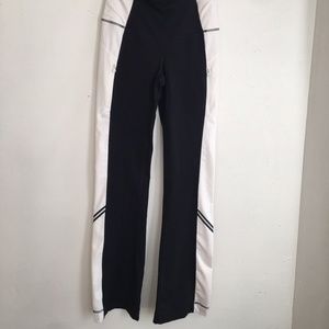 Lulu Lemon Back and White High Waist Yoga Pant